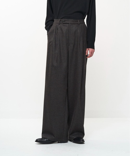 Juha(ユハ)の「CHECK WIDE EASY PANTS(スラックス・メンズ・ベージュ/ブラウン・4/3/2)」の1枚目の写真