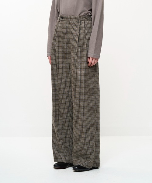 Juha(ユハ)の「CHECK WIDE EASY PANTS(スラックス・メンズ・ベージュ/ブラウン・4/3/2)」の3枚目の写真