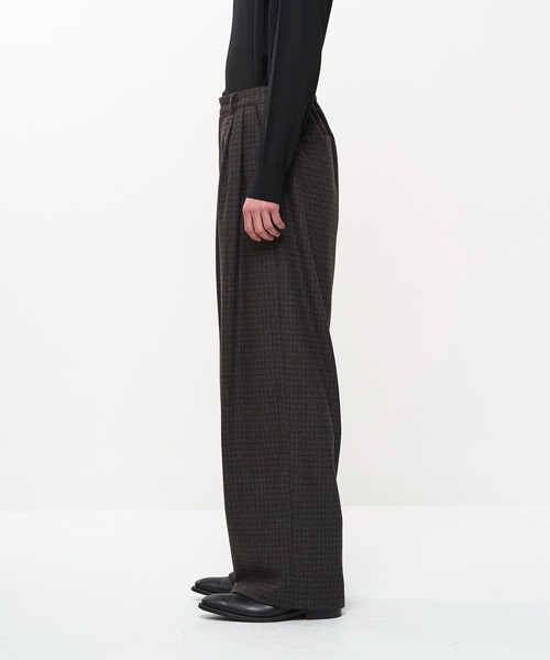 Juha(ユハ)の「CHECK WIDE EASY PANTS(スラックス・メンズ・ベージュ/ブラウン・4/3/2)」の6枚目の写真