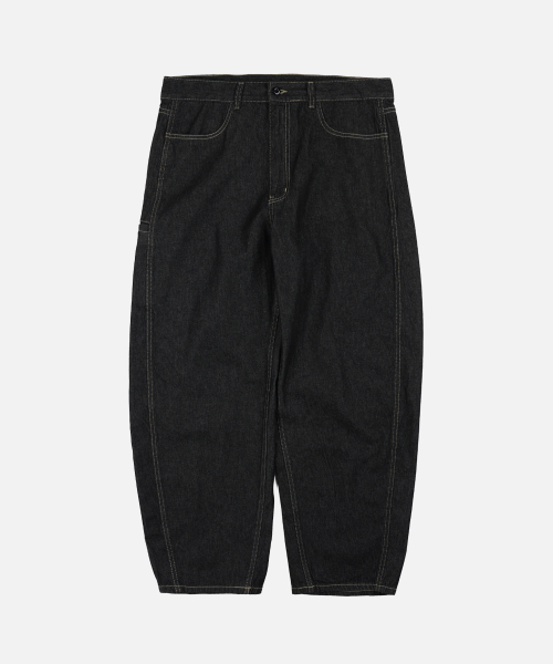FRIZMWORKS(フリズムワークス)の「CURVED DENIM PANTS _ BLACK(デニムパンツ・メンズ・その他・SMALL/MEDIUM/LARGE/X-LARGE)」の1枚目の写真