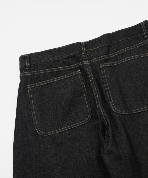 FRIZMWORKS(フリズムワークス)の「CURVED DENIM PANTS _ BLACK(デニムパンツ・メンズ・その他・SMALL/MEDIUM/LARGE/X-LARGE)」の8枚目の写真
