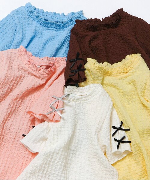 apres les cours(アプレレクール)の「ぽこぽこジャガード袖リボン半袖Tシャツ(Tシャツ/カットソー・キッズ・アイボリー/サックスブルー/ブラウン/サーモンピンク/イエロー・100/110/120/130/80/90/140)」の13枚目の写真