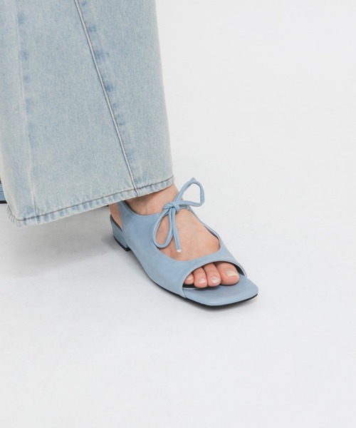 KBF（ケイビーエフ）の「スクエアトゥリボンコンビサンダル（サンダル・レディース・ブルー/ブラック・36/37/38）」の9枚目の写真