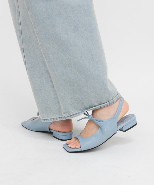 KBF（ケイビーエフ）の「スクエアトゥリボンコンビサンダル（サンダル・レディース・ブルー/ブラック・36/37/38）」の11枚目の写真