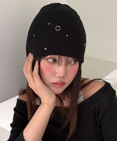 シーズンレス】ユニーク スタッド アイレット ニット ビーニー（ニット