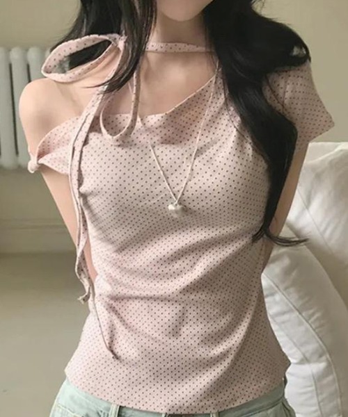 lulufa(ルルファ)の「チョーカー付 ドットオフショルTシャツ(Tシャツ/カットソー・レディース・ブラック/ピンク/ホワイト・LARGE/MEDIUM)」の3枚目の写真