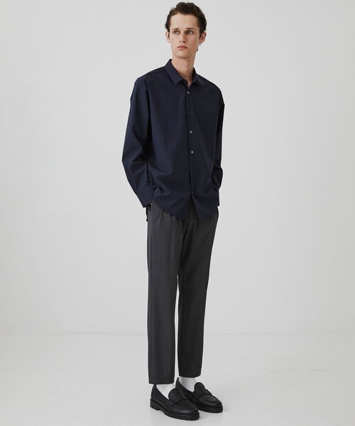 UNITED TOKYO(ユナイテッドトウキョウ)の「【残りわずか】CARREMAN DRY LIGHT ロングスリーブシャツ |オフィスカジュアル/ビジネス/フォーマル/オケージョン/スーツ/インナー/ウォッシャブル/イージーケア/ストレッチ/防シワ(シャツ/ブラウス・メンズ・オフホワイト/ダークネイビー/グレイッシュベージュ・1/3/2)」の6枚目の写真