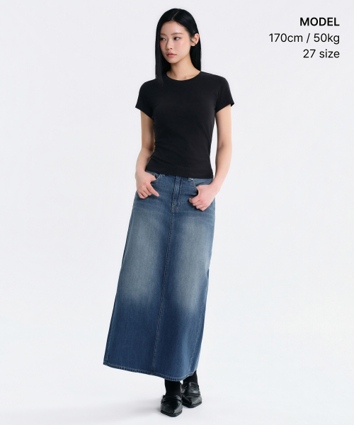 MUSINSA STANDARD WOMAN（ムシンサスタンダードウーマン）の「ウィメンズライトウェイトデニムマキシスカート[ミディアムインディゴ]（スカート・レディース・その他・SMALL/MEDIUM/LARGE/X-SMALL）」の2枚目の写真