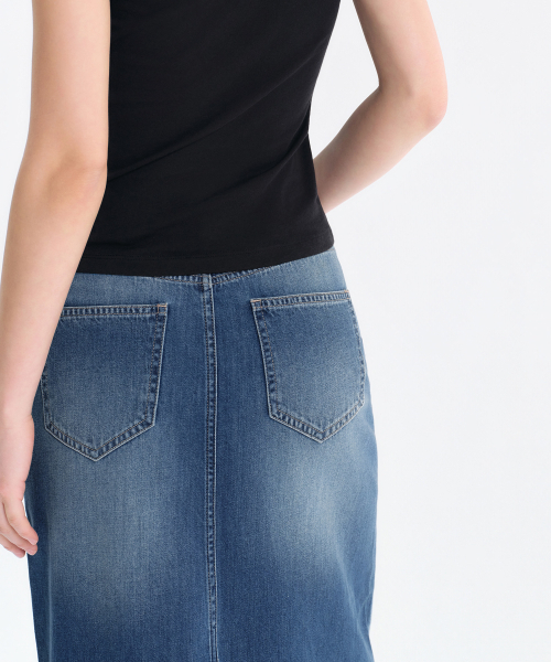 MUSINSA STANDARD WOMAN（ムシンサスタンダードウーマン）の「ウィメンズライトウェイトデニムマキシスカート[ミディアムインディゴ]（スカート・レディース・その他・SMALL/MEDIUM/LARGE/X-SMALL）」の6枚目の写真