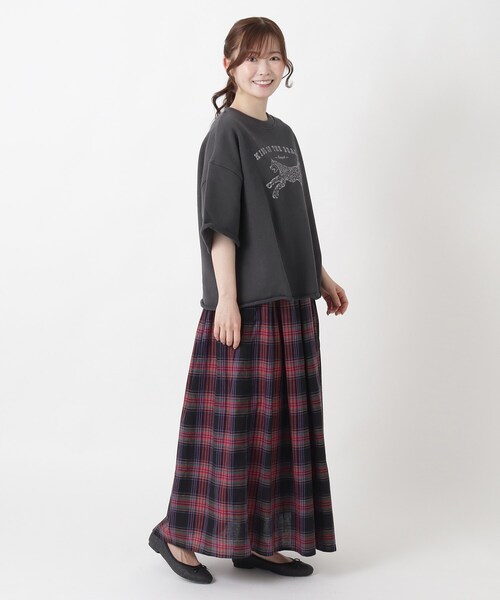 one'sterrace(ワンズテラス)の「ミニ裏毛 プリントカットオフプルオーバー(Tシャツ/カットソー・レディース・ブラック系8/グレー系4/アイボリー系8・02)」の6枚目の写真