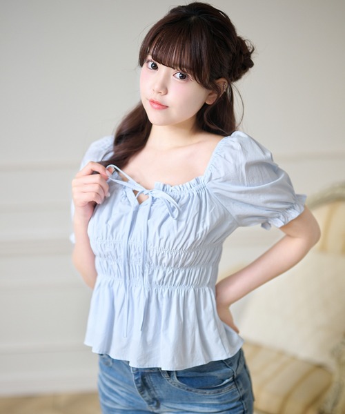 Anely(アネリー)の「フロント リボン コンパクト パフスリーブ トップス(Tシャツ/カットソー・レディース・ブルー/ホワイト・FREE)」の1枚目の写真