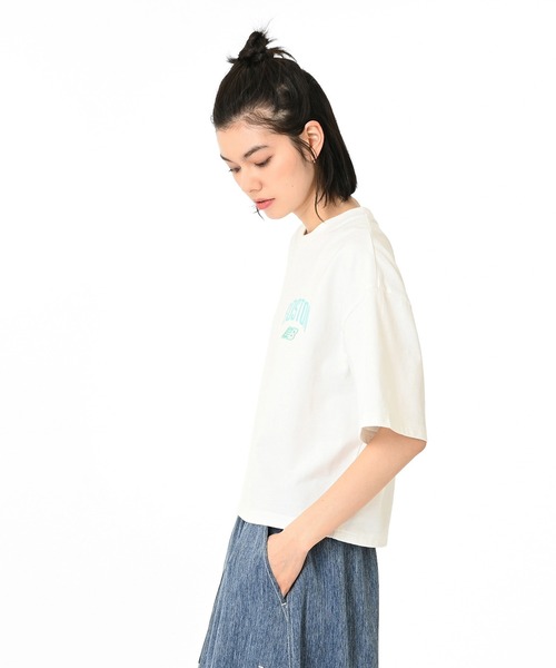 NEW BALANCE（ニューバランス）の「エンブロイダリードNBショートスリーブ（Tシャツ/カットソー・レディース・ミント/パープル/オフホワイト/ブラック・SMALL/MEDIUM/LARGE/X-LARGE）」の5枚目の写真