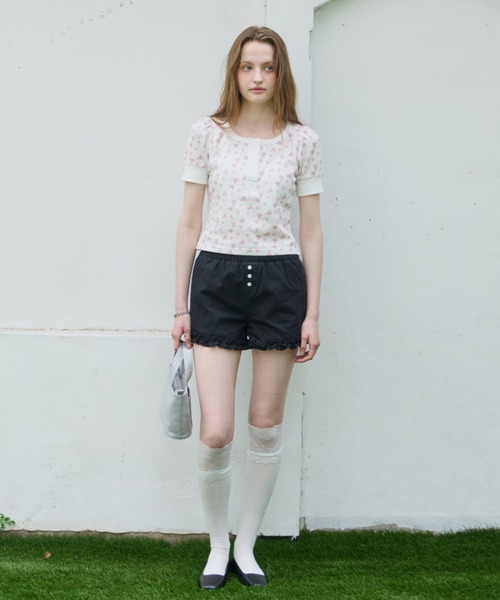 GIUNON(ジウノン)の「henley neck flower dot T / ヘンリーネックフラワードットTシャツ(Tシャツ/カットソー・レディース・ピンク・FREE)」の3枚目の写真