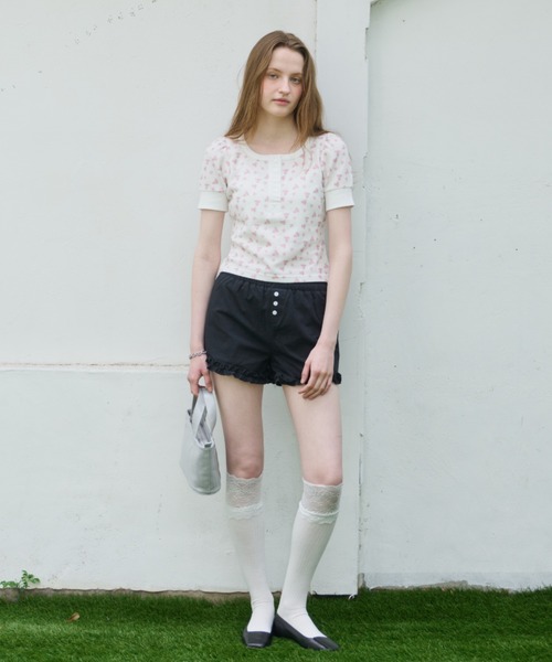 GIUNON(ジウノン)の「henley neck flower dot T / ヘンリーネックフラワードットTシャツ(Tシャツ/カットソー・レディース・ピンク・FREE)」の2枚目の写真