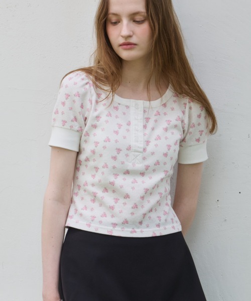 GIUNON(ジウノン)の「henley neck flower dot T / ヘンリーネックフラワードットTシャツ(Tシャツ/カットソー・レディース・ピンク・FREE)」の14枚目の写真