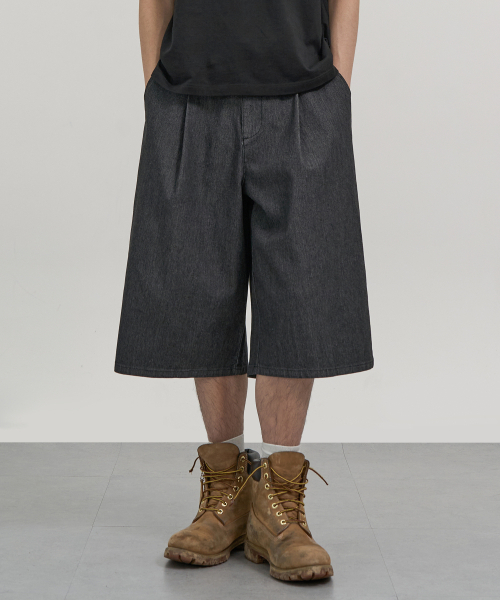 EXCONTAINER(エックスコンテナ)の「ローフェイドバミューダデニムパンツ (WASHED BLACK)(その他パンツ・メンズ・その他・MEDIUM/LARGE/X-LARGE/SMALL)」の1枚目の写真