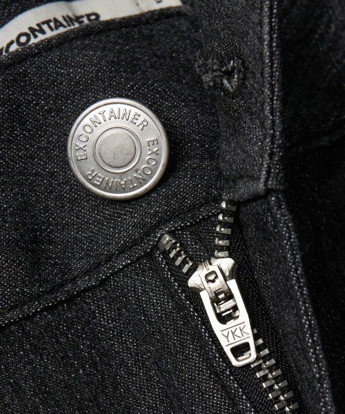 EXCONTAINER(エックスコンテナ)の「ローフェイドバミューダデニムパンツ (WASHED BLACK)(その他パンツ・メンズ・その他・MEDIUM/LARGE/X-LARGE/SMALL)」の4枚目の写真
