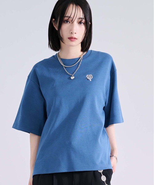 Ellno Loset(エルノロゼット)の「バックフラワー刺繍ポンチT(Tシャツ/カットソー・メンズ・ブラック×レッド/ブルー/ブラック×ブルー/オフホワイト・SMALL/LARGE/MEDIUM)」の4枚目の写真