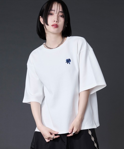 バックフラワー刺繍ポンチT（Tシャツ/カットソー）｜Ellno Loset
