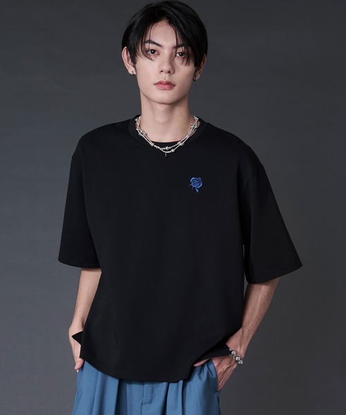 Ellno Loset(エルノロゼット)の「バックフラワー刺繍ポンチT(Tシャツ/カットソー・メンズ・ブラック×レッド/ブルー/ブラック×ブルー/オフホワイト・SMALL/LARGE/MEDIUM)」の11枚目の写真