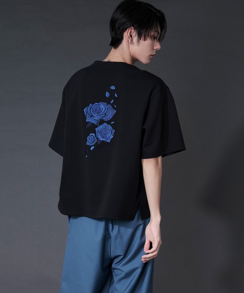 Ellno Loset(エルノロゼット)の「バックフラワー刺繍ポンチT(Tシャツ/カットソー・メンズ・ブラック×レッド/ブルー/ブラック×ブルー/オフホワイト・SMALL/LARGE/MEDIUM)」の12枚目の写真