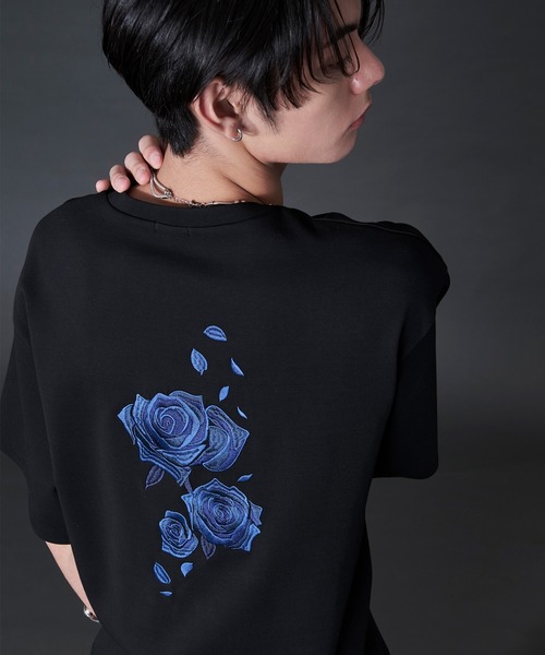 Ellno Loset(エルノロゼット)の「バックフラワー刺繍ポンチT(Tシャツ/カットソー・メンズ・ブラック×レッド/ブルー/ブラック×ブルー/オフホワイト・SMALL/LARGE/MEDIUM)」の16枚目の写真