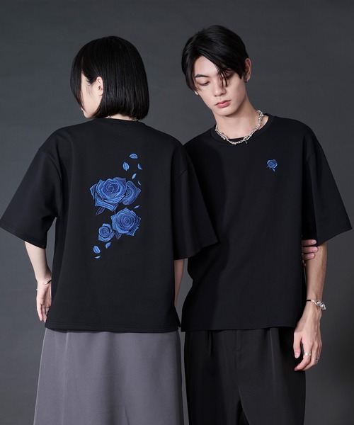 Ellno Loset(エルノロゼット)の「バックフラワー刺繍ポンチT(Tシャツ/カットソー・メンズ・ブラック×レッド/ブルー/ブラック×ブルー/オフホワイト・SMALL/LARGE/MEDIUM)」の8枚目の写真
