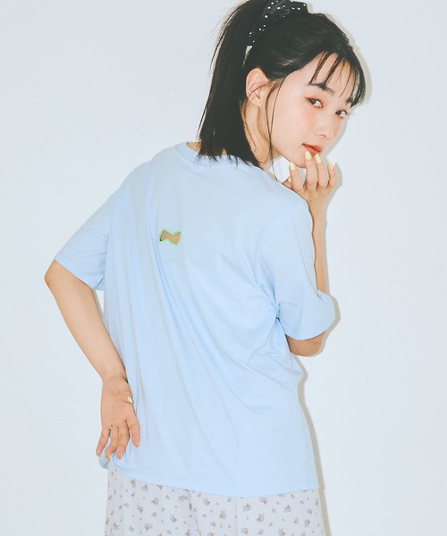 COLORME（カラーミー）の「【AKB48 伊藤百花 着用】バックリボン刺繍Ｔシャツ（Tシャツ/カットソー・レディース・ホワイト/ライトブルー・FREE）」の6枚目の写真