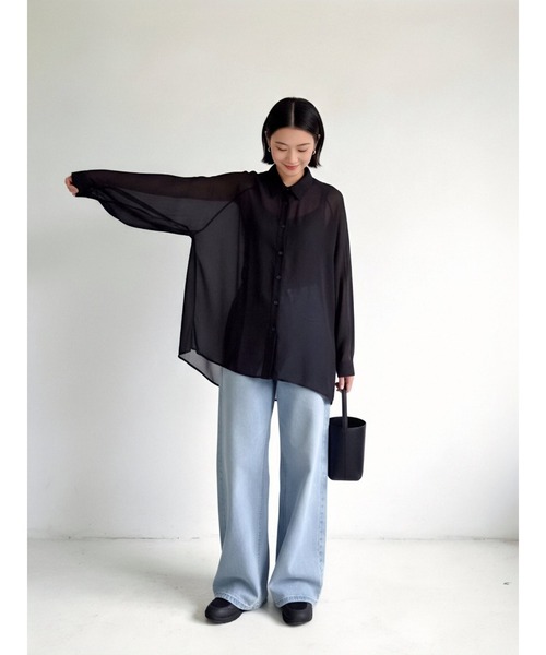 Sew loop(ソーループ)の「ビッグシルエットシアーシャツ(シャツ/ブラウス・レディース・ブラック/オフホワイト・L/M)」の3枚目の写真