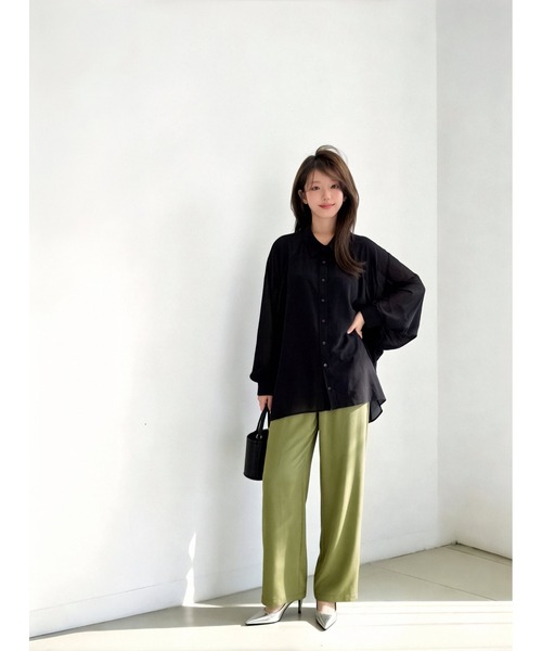 Sew loop(ソーループ)の「ビッグシルエットシアーシャツ(シャツ/ブラウス・レディース・ブラック/オフホワイト・L/M)」の8枚目の写真