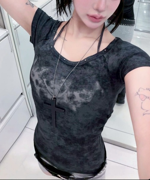 Never mind the XU / Chikashitsu+（ネバーマインド ザ エックスユー / チカシツプラス）の「【nmtc+】Ink Layered Halter Neck Tee / 【エヌエムティーシープラス】インクレイヤードホルターネック半袖Tシャツ（Tシャツ/カットソー・レディース・チャコール/ブラック/ホワイト・ONE SIZE）」の3枚目の写真