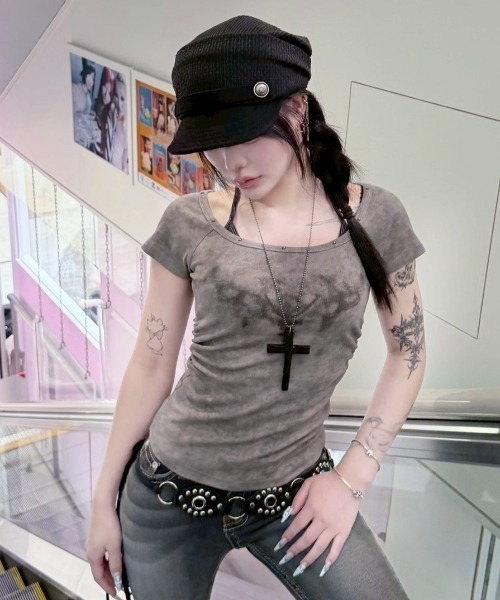 Never mind the XU / Chikashitsu+（ネバーマインド ザ エックスユー / チカシツプラス）の「【nmtc+】Ink Layered Halter Neck Tee / 【エヌエムティーシープラス】インクレイヤードホルターネック半袖Tシャツ（Tシャツ/カットソー・レディース・チャコール/ブラック/ホワイト・ONE SIZE）」の9枚目の写真