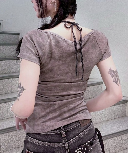 Never mind the XU / Chikashitsu+（ネバーマインド ザ エックスユー / チカシツプラス）の「【nmtc+】Ink Layered Halter Neck Tee / 【エヌエムティーシープラス】インクレイヤードホルターネック半袖Tシャツ（Tシャツ/カットソー・レディース・チャコール/ブラック/ホワイト・ONE SIZE）」の10枚目の写真