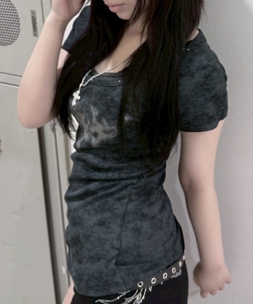 Never mind the XU / Chikashitsu+（ネバーマインド ザ エックスユー / チカシツプラス）の「【nmtc+】Ink Layered Halter Neck Tee / 【エヌエムティーシープラス】インクレイヤードホルターネック半袖Tシャツ（Tシャツ/カットソー・レディース・チャコール/ブラック/ホワイト・ONE SIZE）」の19枚目の写真