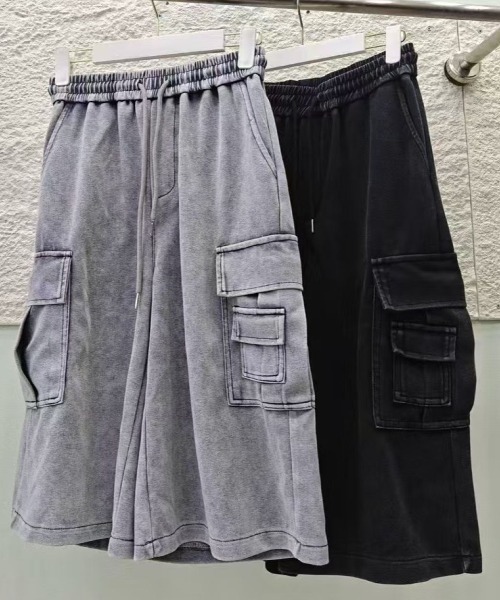 LETee（レティー）の「ルーズなシルエットとカーゴデザインが今っぽい！ストリート感漂うリラックスハーフパンツ（カーゴパンツ・レディース・グレー/ブラック・FREE）」の6枚目の写真