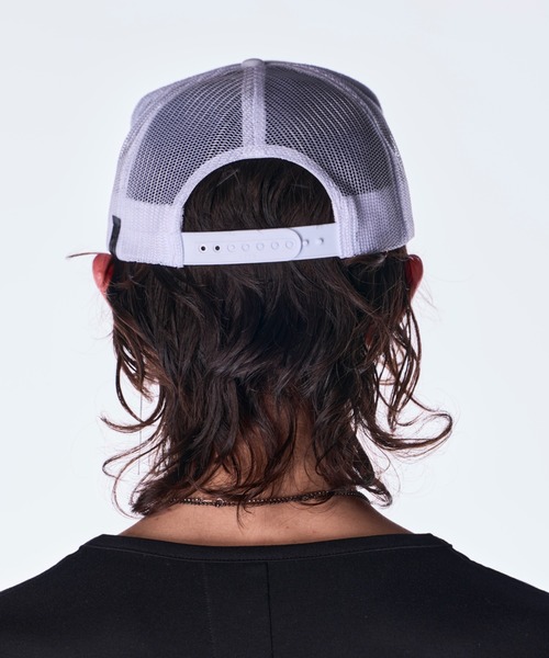 kiryuyrik（キリュウキリュウ）の「kiryuyrik/キリュウキリュウ/Mesh Cap（キャップ・メンズ・ブラック×ホワイト/ブラック×ブラック/ホワイト×ブラック・2/1）」の5枚目の写真