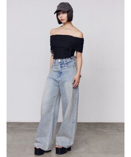 EMODA(エモダ)の「レースギャザーオフショルダートップ(Tシャツ/カットソー・レディース・アイボリー/ブラック/ブルー・FREE)」の8枚目の写真