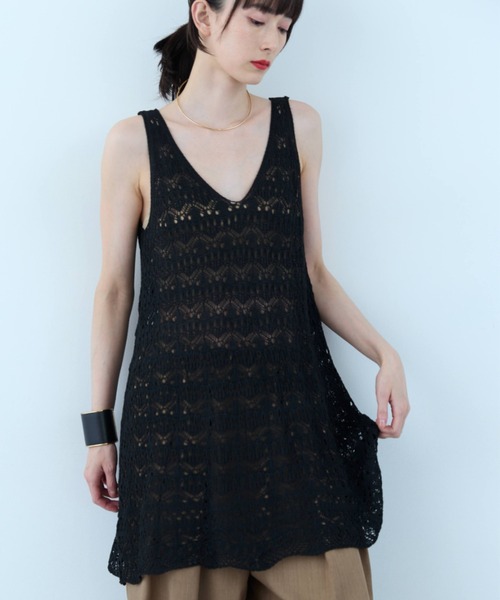 flaeu(フラユ)の「Crochet Sleeveless Tunic Knit(ベスト・レディース・ブラック/アイボリー・FREE)」の2枚目の写真