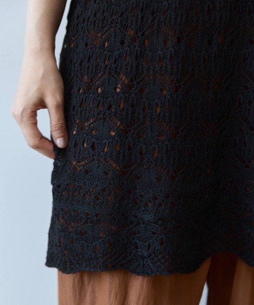 flaeu(フラユ)の「Crochet Sleeveless Tunic Knit(ベスト・レディース・ブラック/アイボリー・FREE)」の3枚目の写真