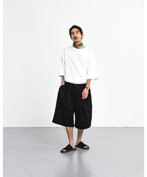 ANGLAN(アングラン)の「Double Tuck Half Slacks - Black(その他パンツ・メンズ・その他・1/2)」の7枚目の写真