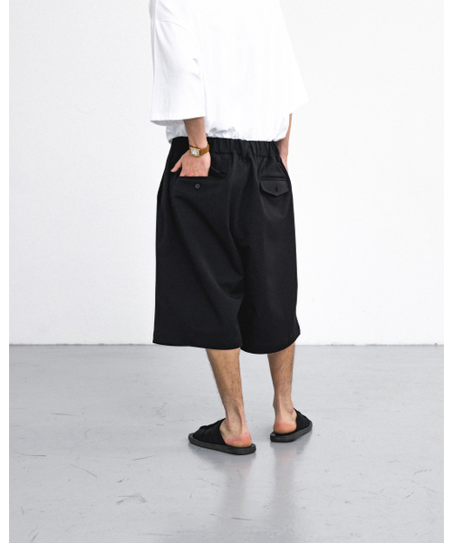 ANGLAN(アングラン)の「Double Tuck Half Slacks - Black(その他パンツ・メンズ・その他・1/2)」の4枚目の写真