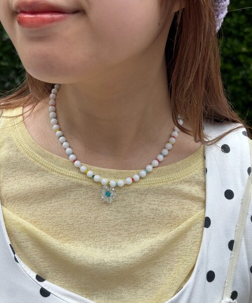 HELLO.SANFRANCISCO(ハローサンフランシスコ)の「【HELLO.SANFRANCISCO】フラワービーズネックレス(ネックレス・レディース・ホワイト/グリーン・ONE SIZE)」の6枚目の写真