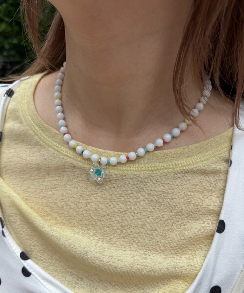 HELLO.SANFRANCISCO(ハローサンフランシスコ)の「【HELLO.SANFRANCISCO】フラワービーズネックレス(ネックレス・レディース・ホワイト/グリーン・ONE SIZE)」の7枚目の写真