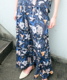 DOLLUPOOPS（ドールアップウップス）の「Lily Print Tiered Skirt(リリープリントティアードスカート)（スカート）」