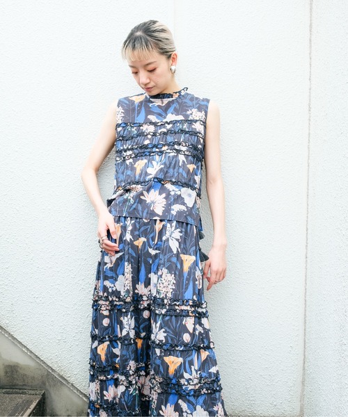 DOLLUPOOPS(ドールアップウップス)の「Lily Print Tiered Skirt(リリープリントティアードスカート)(スカート・レディース・チャコール/イエロー・FREE)」の4枚目の写真