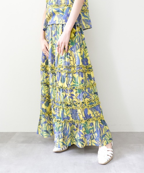DOLLUPOOPS(ドールアップウップス)の「Lily Print Tiered Skirt(リリープリントティアードスカート)(スカート・レディース・チャコール/イエロー・FREE)」の8枚目の写真