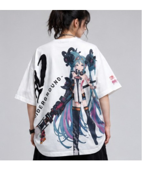 Sakka(サッカ)の「『初音ミク × UNDER GROUND』コラボレーションレーシングミクTEE(Tシャツ/カットソー・メンズ・ブラック/ホワイト・LARGE/MEDIUM)」の1枚目の写真