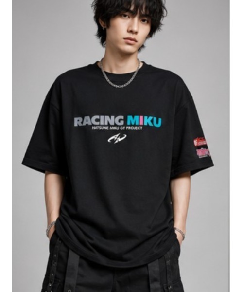 Sakka（サッカ）の「『初音ミク × UNDER GROUND』コラボレーションレーシングミクTEE（Tシャツ/カットソー・メンズ・ブラック/ホワイト・LARGE/MEDIUM）」の3枚目の写真