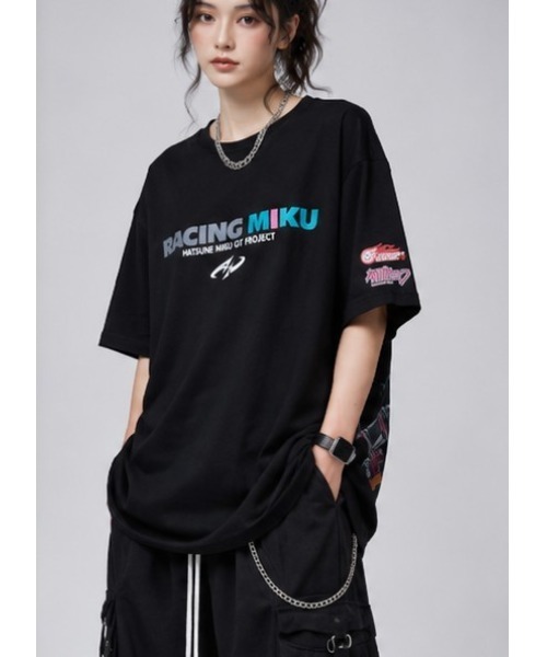 Sakka(サッカ)の「『初音ミク × UNDER GROUND』コラボレーションレーシングミクTEE(Tシャツ/カットソー・メンズ・ブラック/ホワイト・LARGE/MEDIUM)」の5枚目の写真