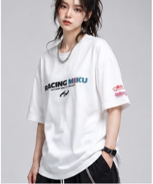 Sakka(サッカ)の「『初音ミク × UNDER GROUND』コラボレーションレーシングミクTEE(Tシャツ/カットソー・メンズ・ブラック/ホワイト・LARGE/MEDIUM)」の7枚目の写真